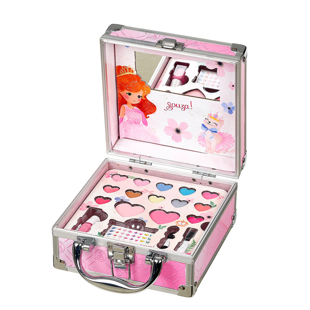 Geopende roze Souza Princess-beautycase met make-up en nagelaccessoires.