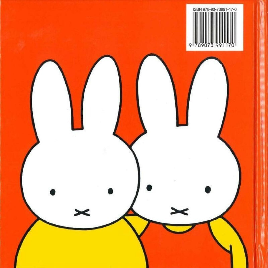 Nijntje gaat logeren boek achterkant