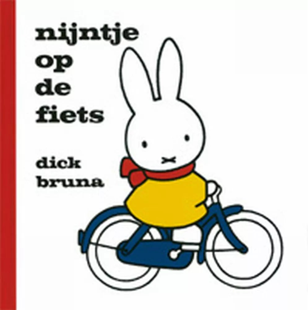Voorkant van Nijntje op de fiets met Nijntje op een blauwe fiets