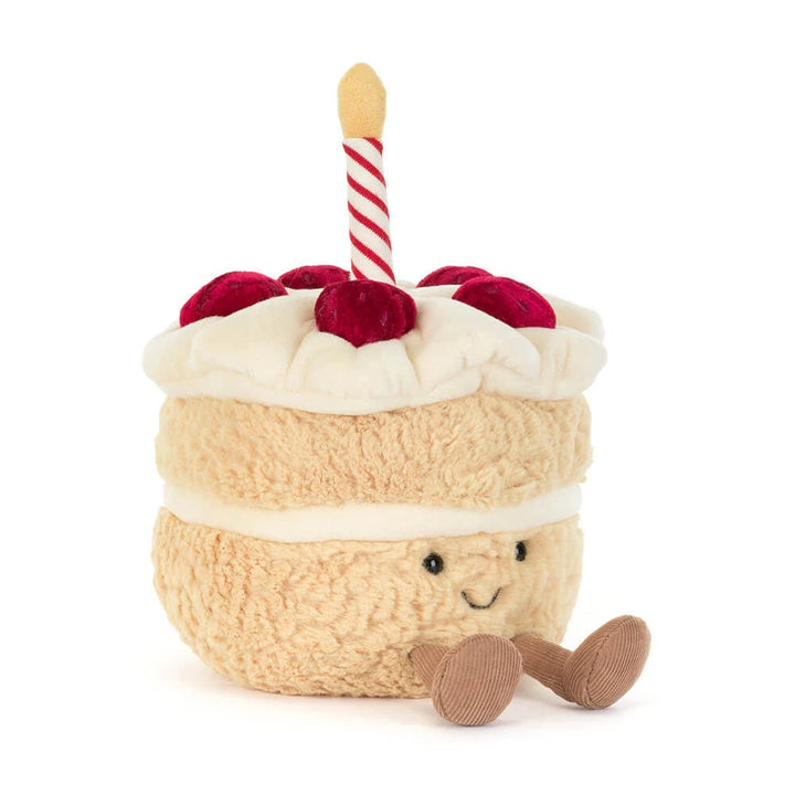 Jellycat Amuseables Birthday Cake met kaars en aardbeien, schuin vooraanzicht