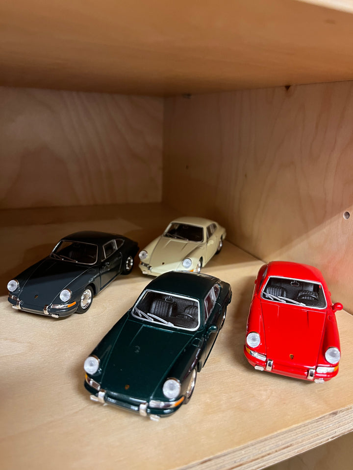 Goki | Metalen Auto | Porsche 911 (1964) | Pull back | 1:34-39 | 11,5 cm | 3+