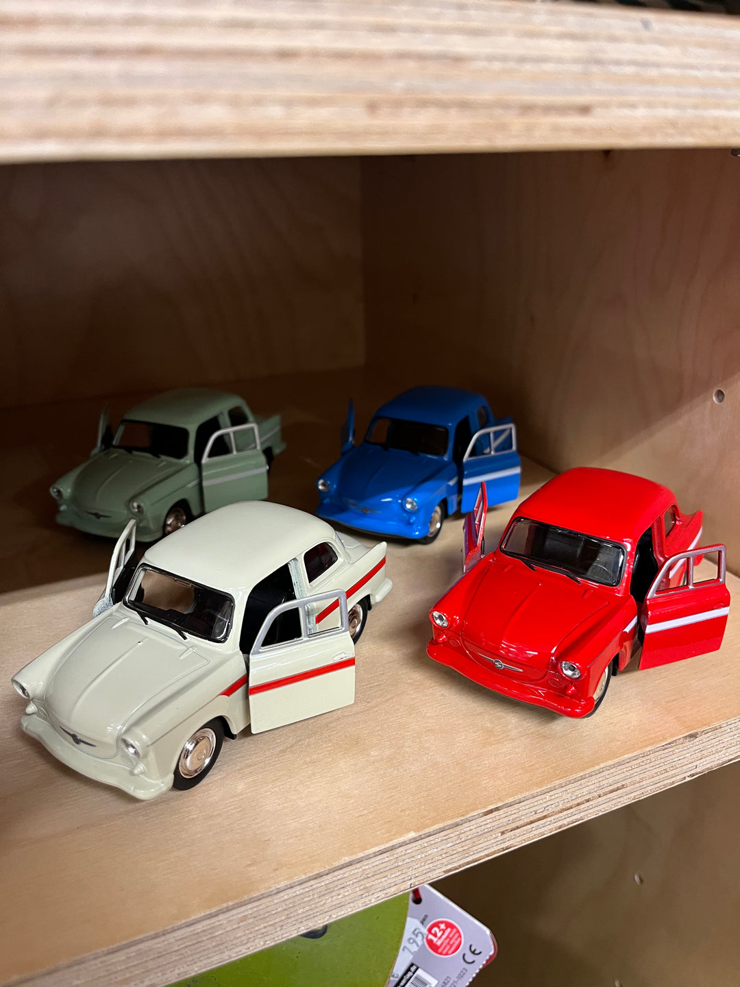 Goki | Metalen Auto | Trabant P50 | Pull back | 1:38 | 11 cm | 3+