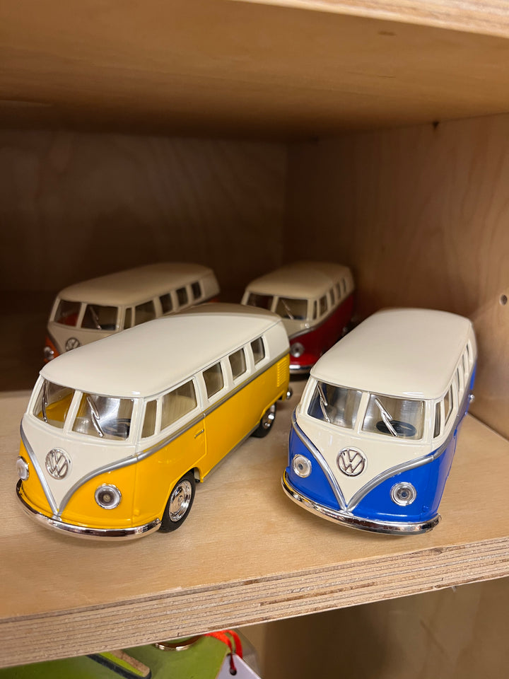 Goki | Plastic Auto | Volkswagen Classical Bus (1962) | Pull back | 1:32 | 13cm | 3+