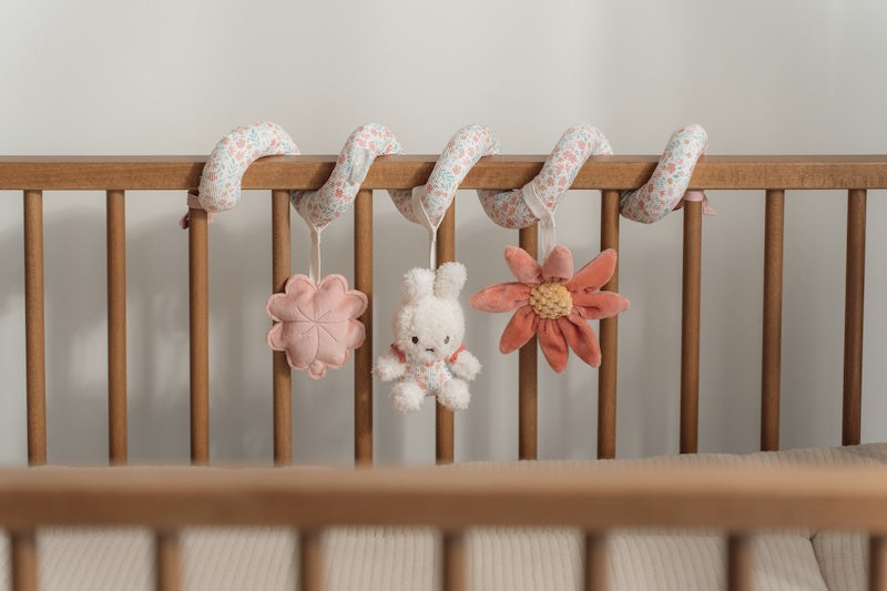 Tiamo | Activiteitenspiraal | Nijntje | Lucky Blossom Pink | 22 cm | 0+