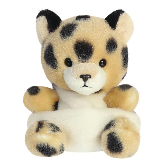 Goudbruine Aurora Palm Pals Chutney-cheetah met zwarte vlekken en lichte snuit, vooraanzicht op witte achtergrond.