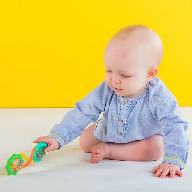 Bright Starts | Rattle &amp; Shake | Barbell Toy | Green | 14 cm | 0+ - Kleine Eland