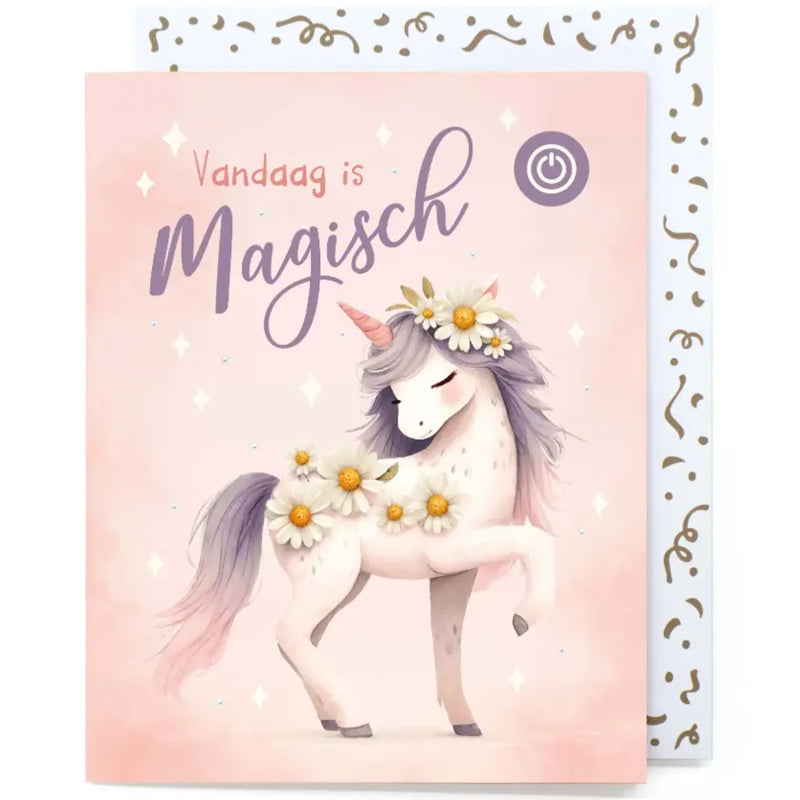 Muziekkaart ‘Vandaag is magisch’ met een witte eenhoorn, bloemen en feestelijke enveloppe