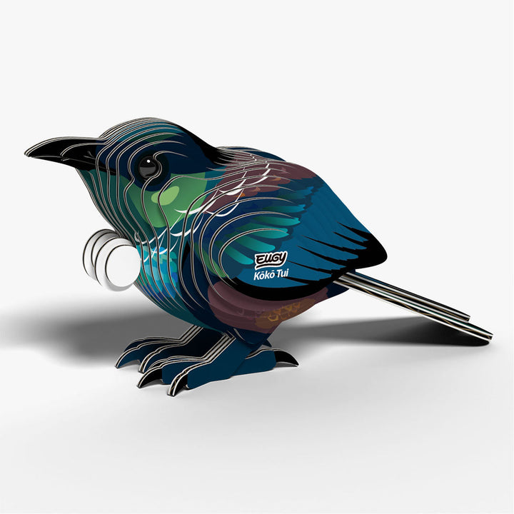Eugy Kōkō Tui 3D model met glanzende groene en blauwe veren