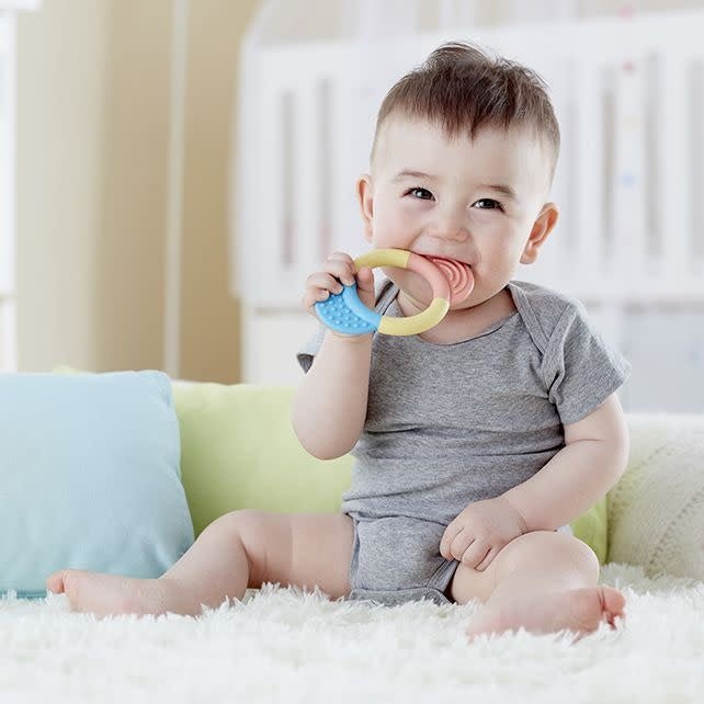 Hape | Made from Rise Based Materials | Teether Ring | 12,4 cm | 0+ - Kleine Eland