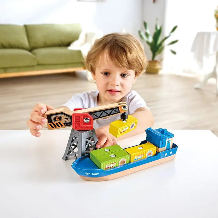 Hape | Railway | Cargo Ship &amp; Crane | 3+ - Kleine Eland