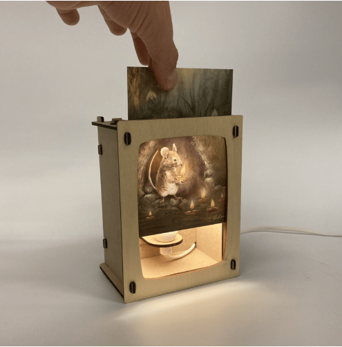 Het Houtlokael | Houten Lampje voor kaartje of Foto | inclusief kaart - Kleine Eland