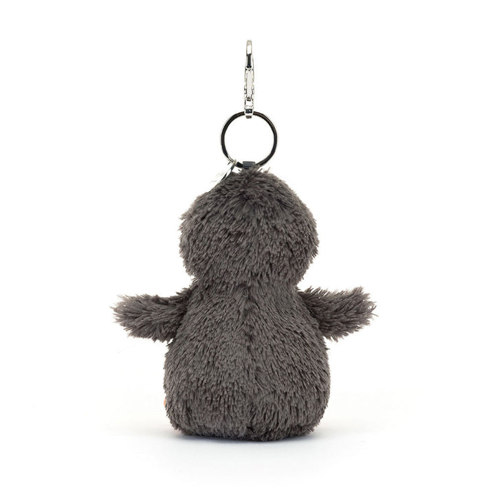 Achteraanzicht van Jellycat Peanut Penguin Bag Charm met grijze vleugels en metalen clip