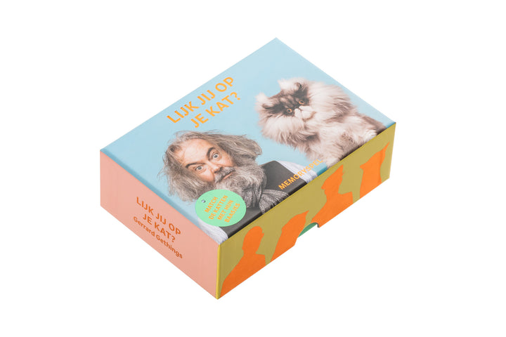 Lijk jij op je kat? | Dutch box viewed from above at an angle