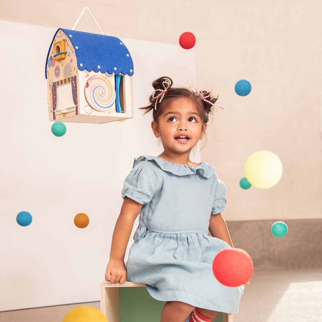 Lilliputiens | Houten Ontdekkingshuis | Houten Huis met Stofjes | Optische Illusies 20 cm | 3+ - Kleine Eland