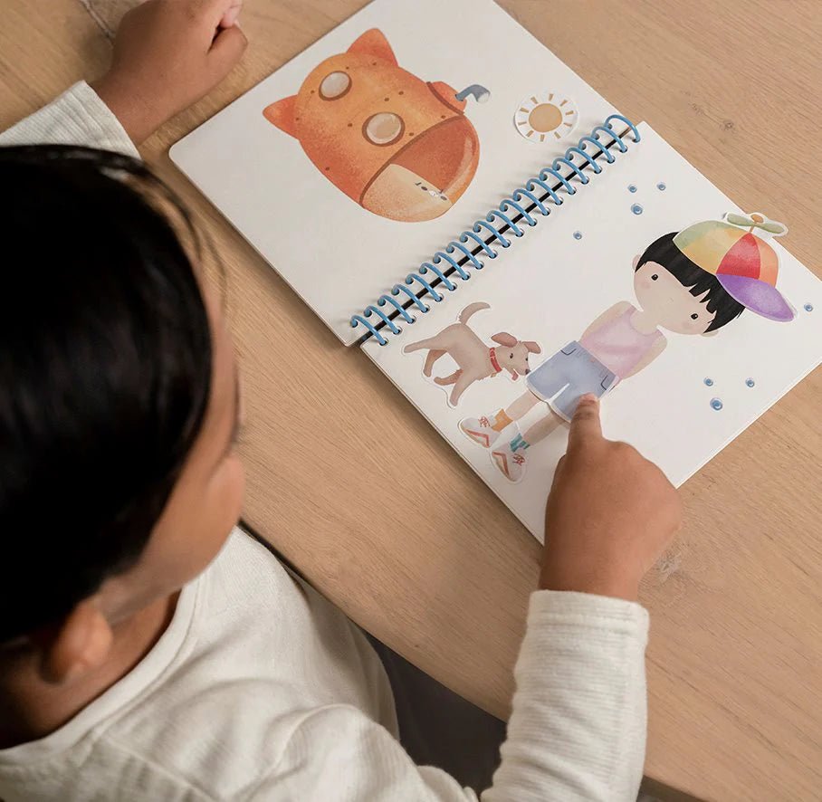 Little Dutch | Aankleed- en stickerboek | Jim &amp; Friends | 3+ - Kleine Eland