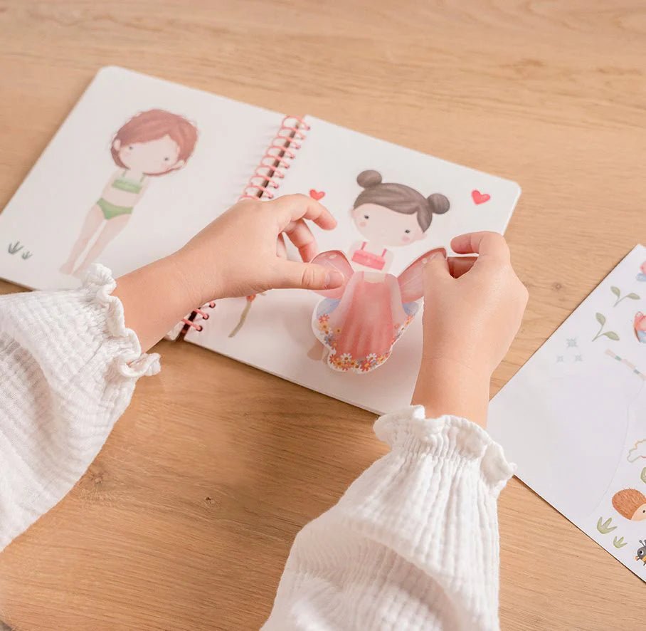 Little Dutch | Aankleed - en stickerboek | Rosa &amp; Friends | 3+ - Kleine Eland