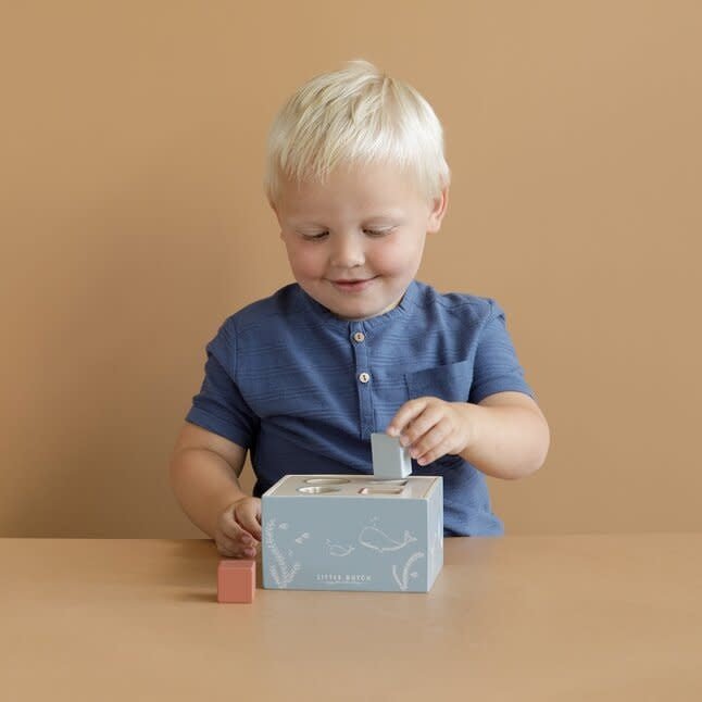Little Dutch | Houten Vormenstoof | Blauw | 13,7 cm | 1+ - Kleine Eland