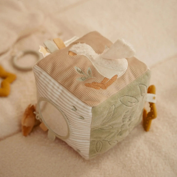 Little Dutch | Stoffen Kubus | Activiteitenkubus met rammelaar | Newborn Naturals | 14 cm | 0+ - Kleine Eland
