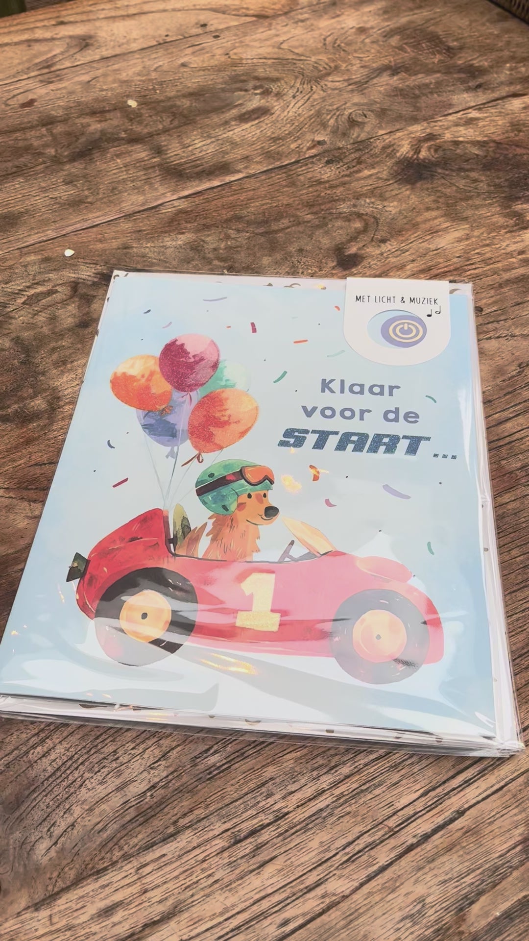 Demonstratie van muziekkaart ‘Klaar voor de start…’ met muziek en lichtjes