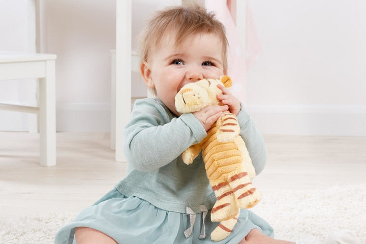 Rainbow Design | Disney soft Toy | Classic Tigger | 17 cm | 0+ - Kleine Eland