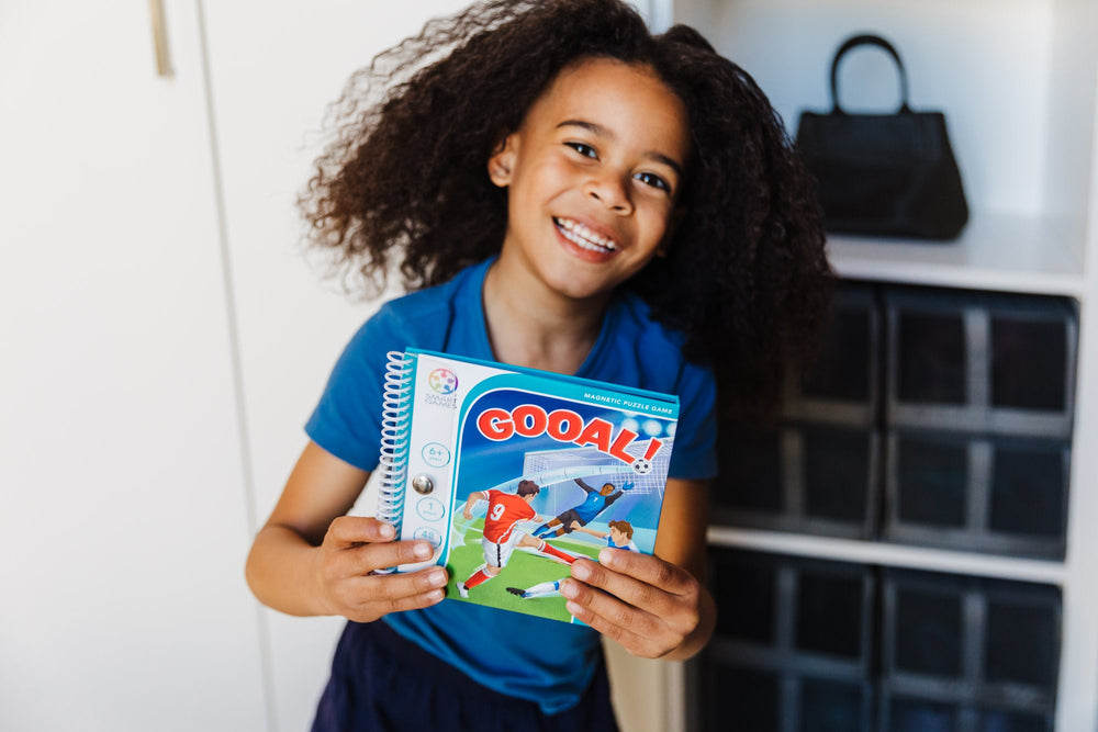 Smartgames | Magnetic Travel Game | Gooal | 6+ - Kleine Eland
