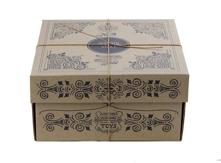 Wooden Story | Houten Vormenstoof | met 8 geometrische blokken | 16 x 16 x 9 cm1+ - Kleine Eland